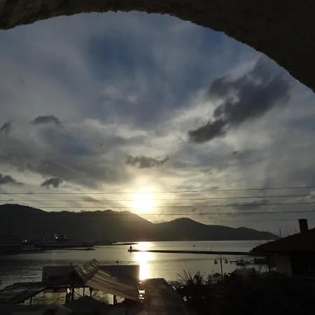 Captain's Daire Limenas (Thasos)